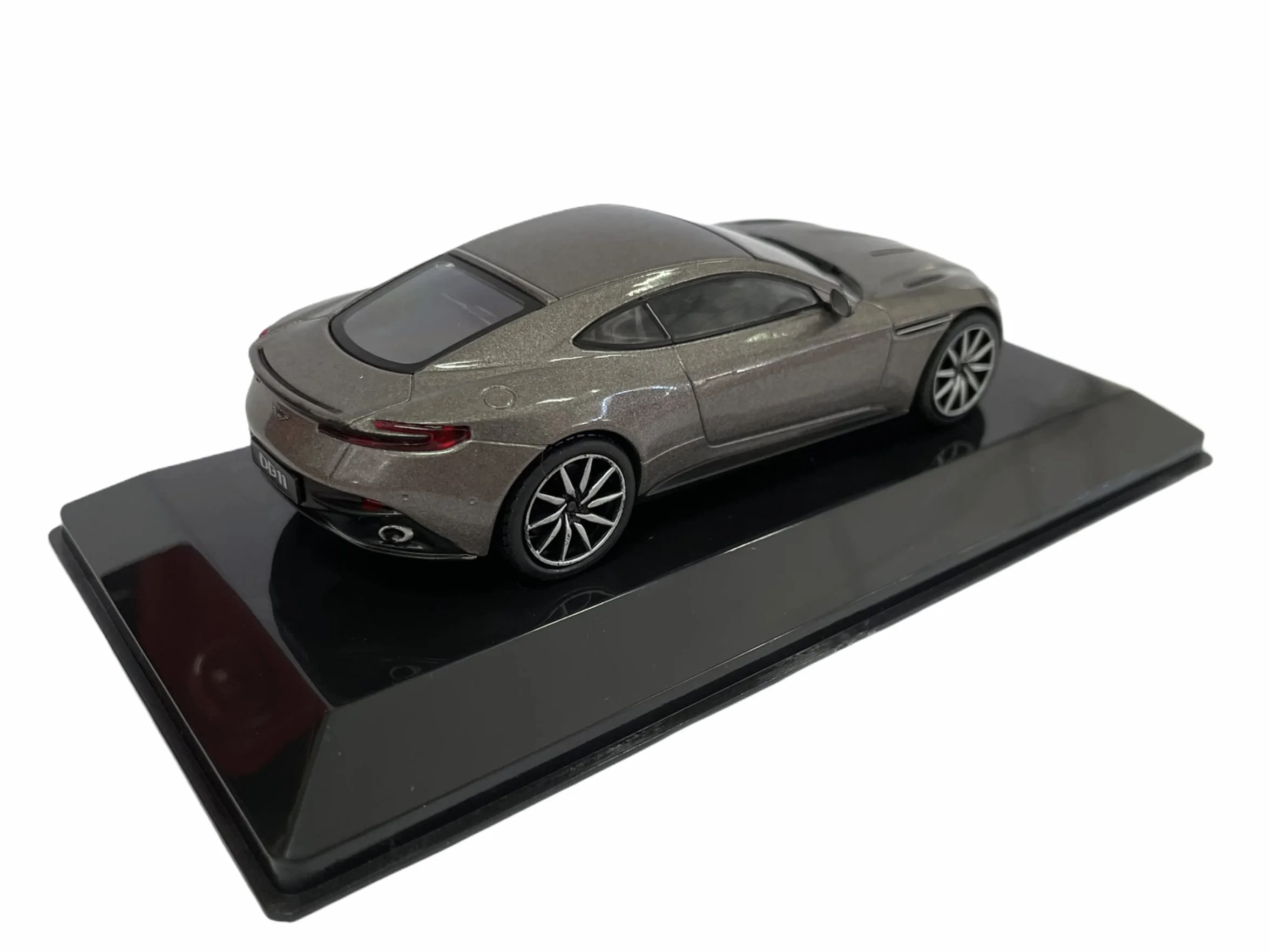 OPO 10 Voiture 1/43 Aston Martin DB11 2016 SC4 UP006