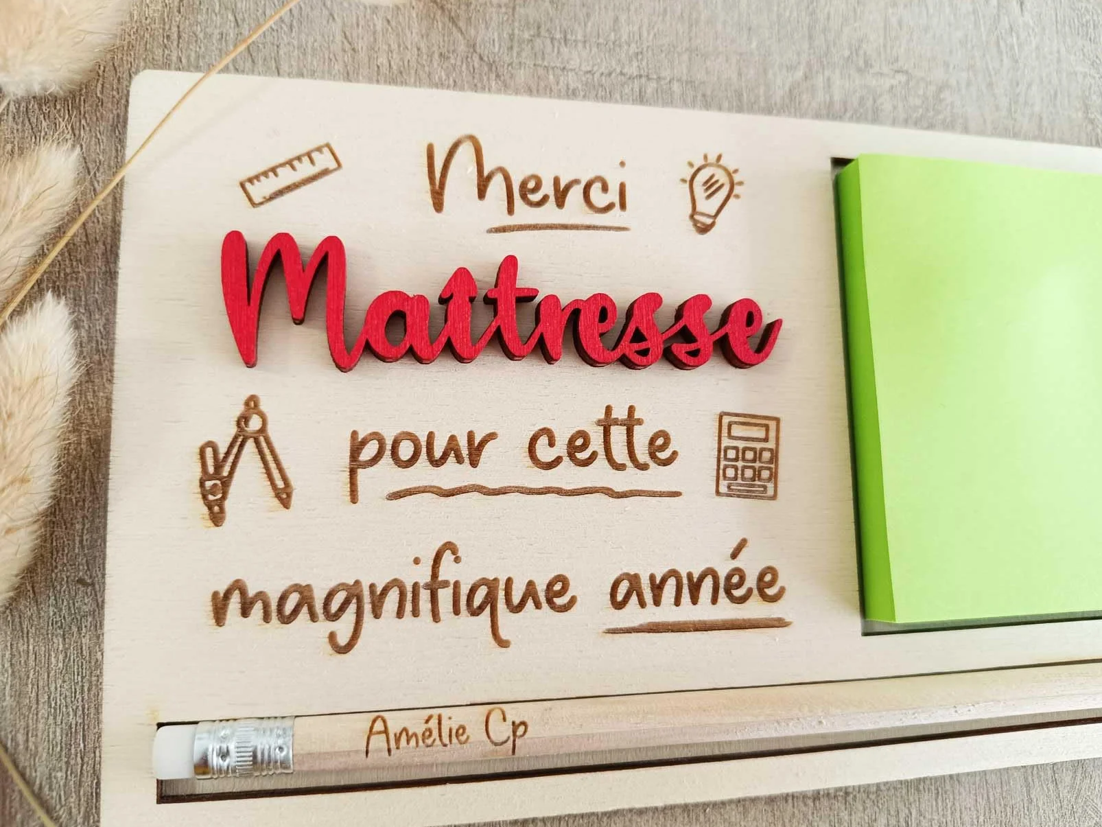 Support à bloc repositionnables en bois gravé Maîtresse ATSEM Maître Nounou cadeau personnalisé