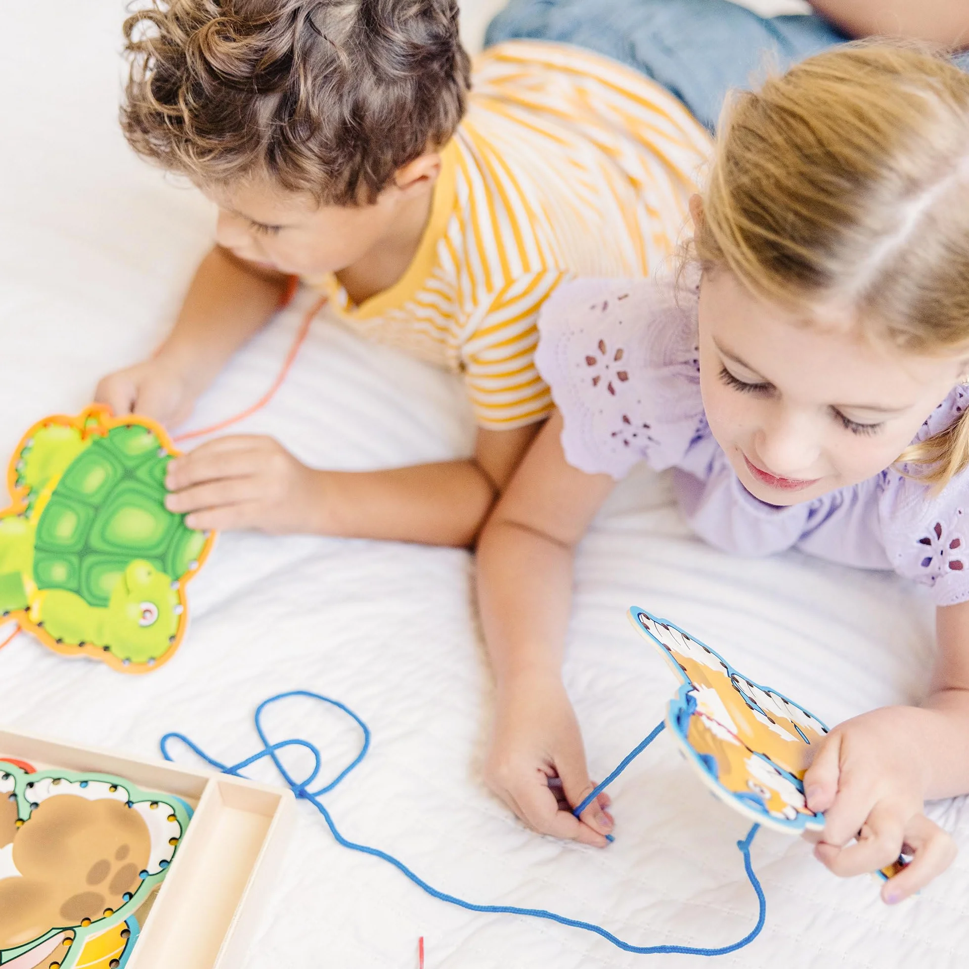Melissa & Doug Kit Activités Animaux en Bois avec Lacets Jouet Enfant 3 Ans+