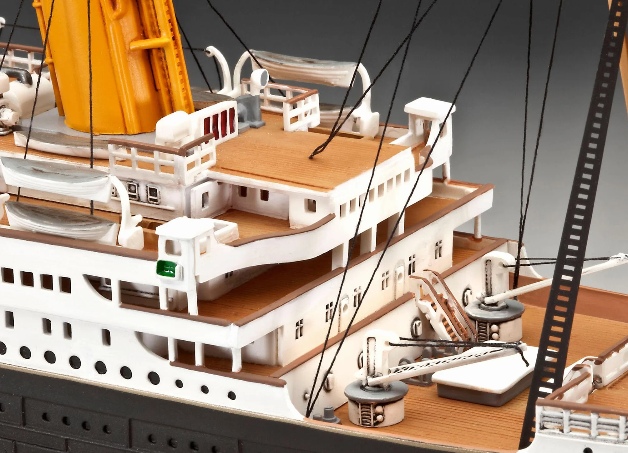 Revell Coffret Cadeau 100 Ans De Titanic Special Edition 67