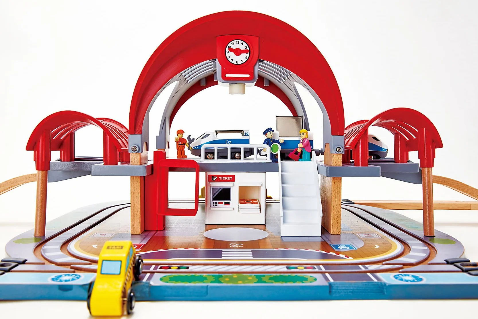 Jouet Hape Grande Gare Urbaine pour Circuit Train Bois - 45 Pièces - Compatible Circuits Traditionnels