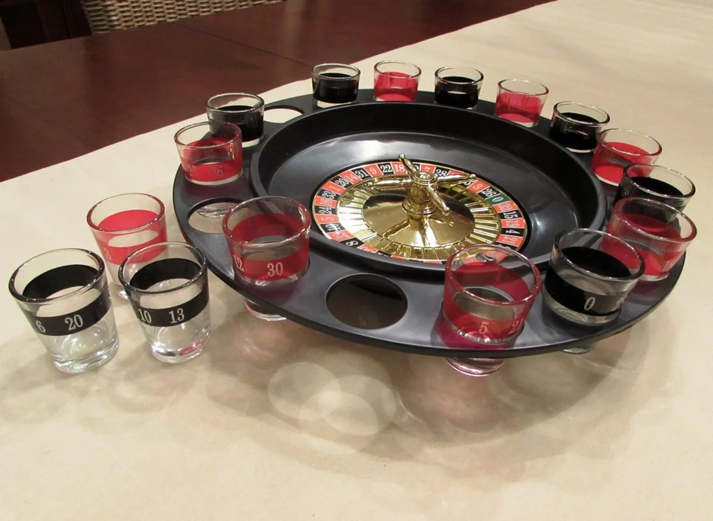 Roulette en Verre avec 2 balles et 16 Verres à Shot Style Casino