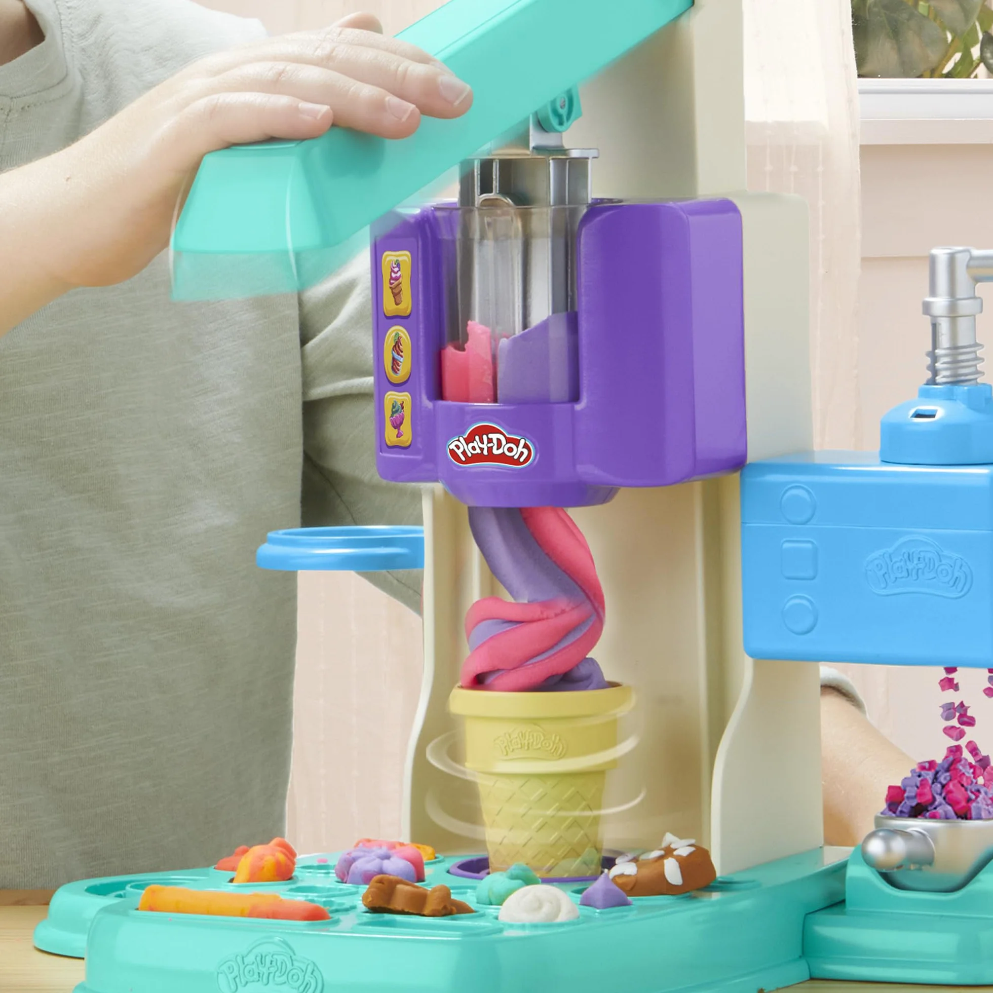 Play-Doh Mes Glaces Arc-en-Ciel Pâte à Modeler Bicolore Machine à Crème Glacée Enfants 3 Ans