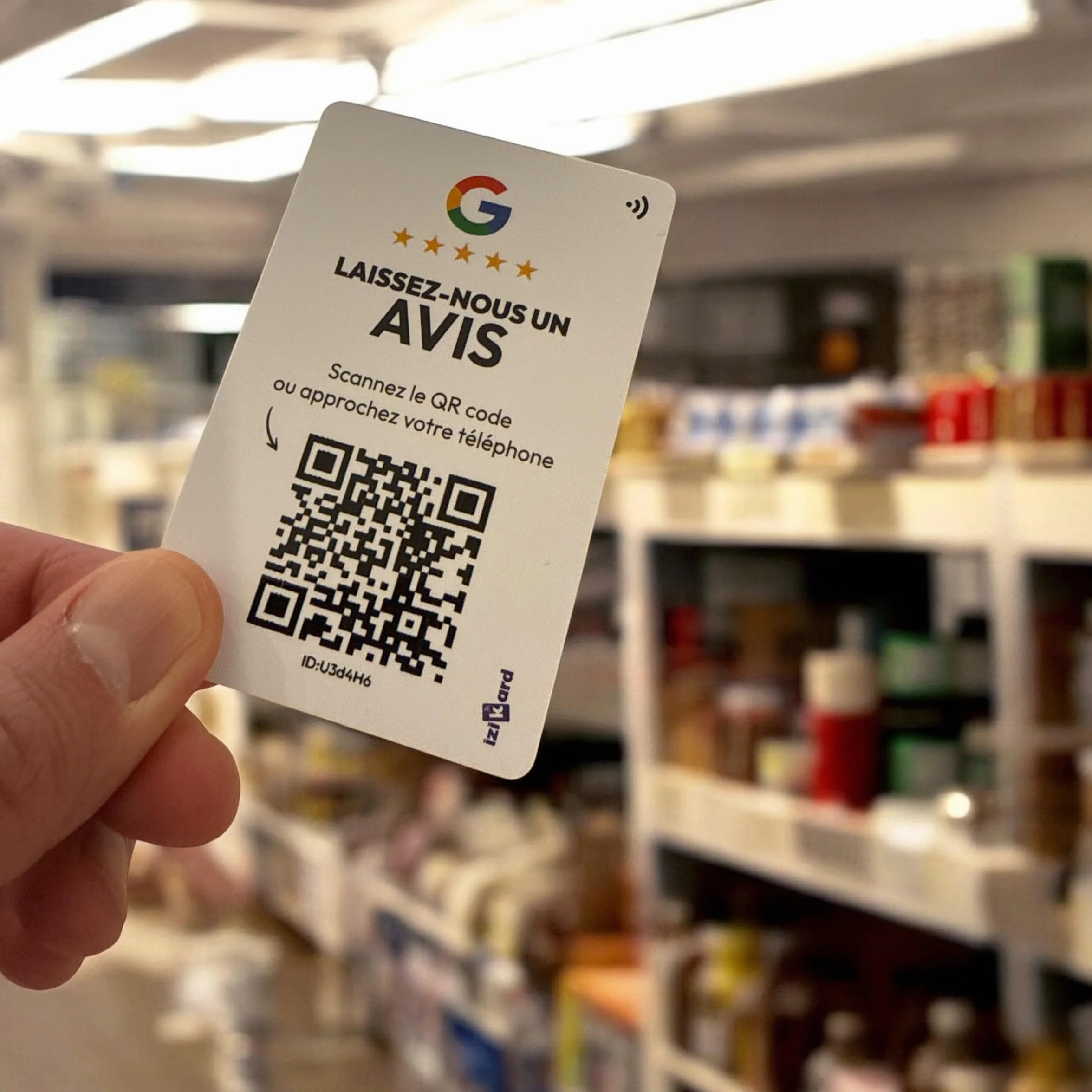 Carte NFC avis Google QR Code puce NFC collecter avis clients format carte rigide personnalisée Izikard