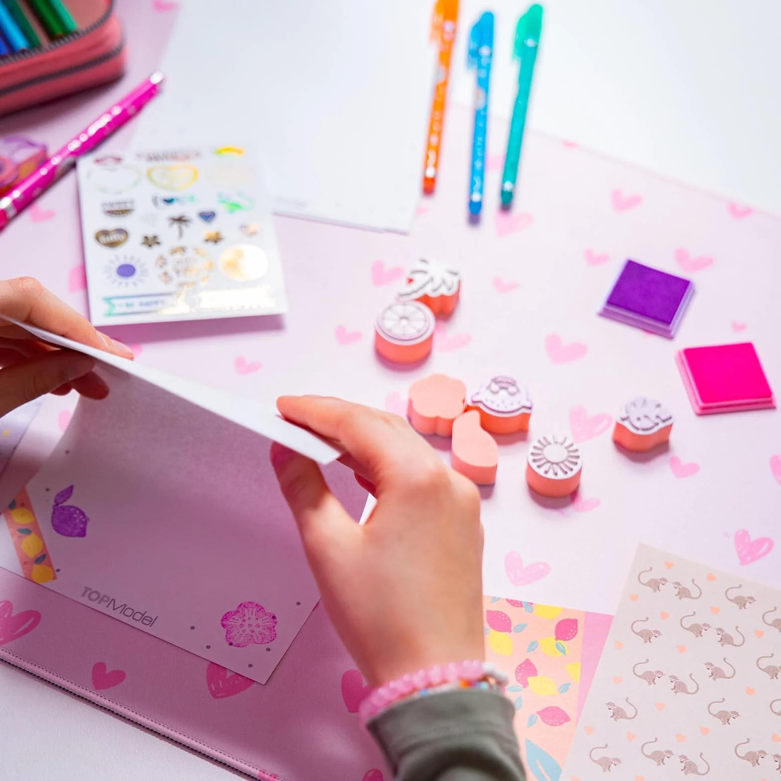 Depesche TOPModel Juicy Papier à Lettres Set en Boîte avec Feuilles, Enveloppes et Autocollants