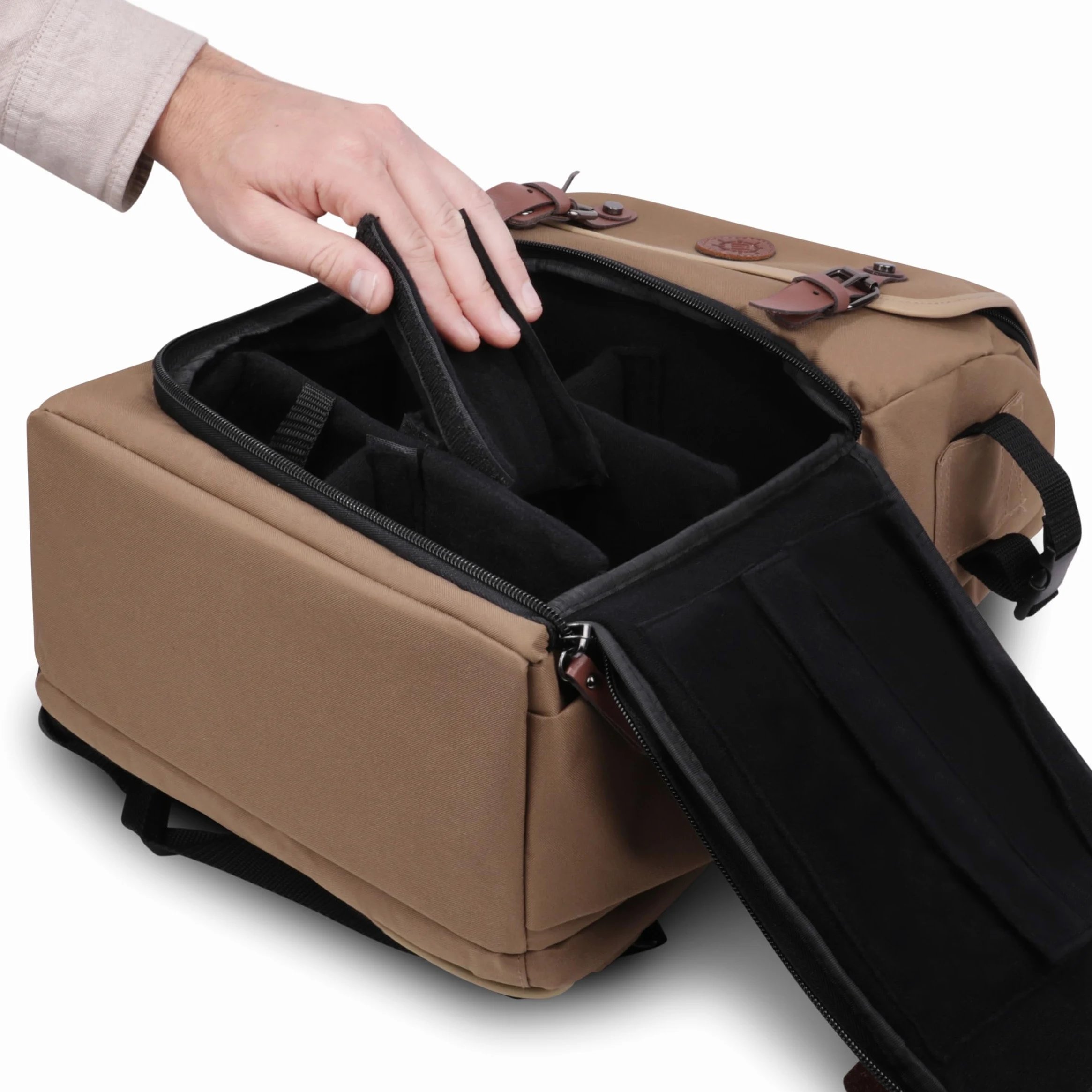 ENHANCE Sac à dos pour boîte de cartes à collectionner pleine grandeur – Espace pour classeur de cartes, boîte de pont TCG, support de tapis de jeu – Compatible avec Magic the Gathering (Bronzer)
