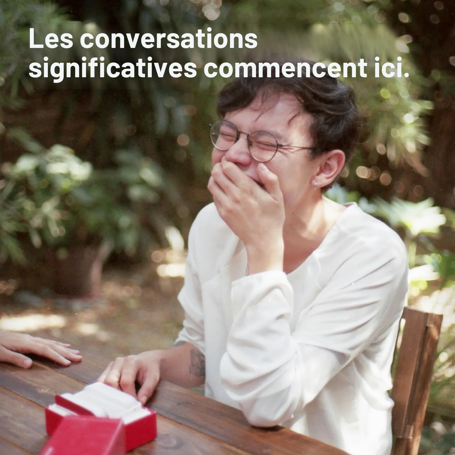WE'RE NOT REALLY STRANGERS Jeu de cartes - un jeu de cartes interactif et brise-glace pour adultes (français non garanti)