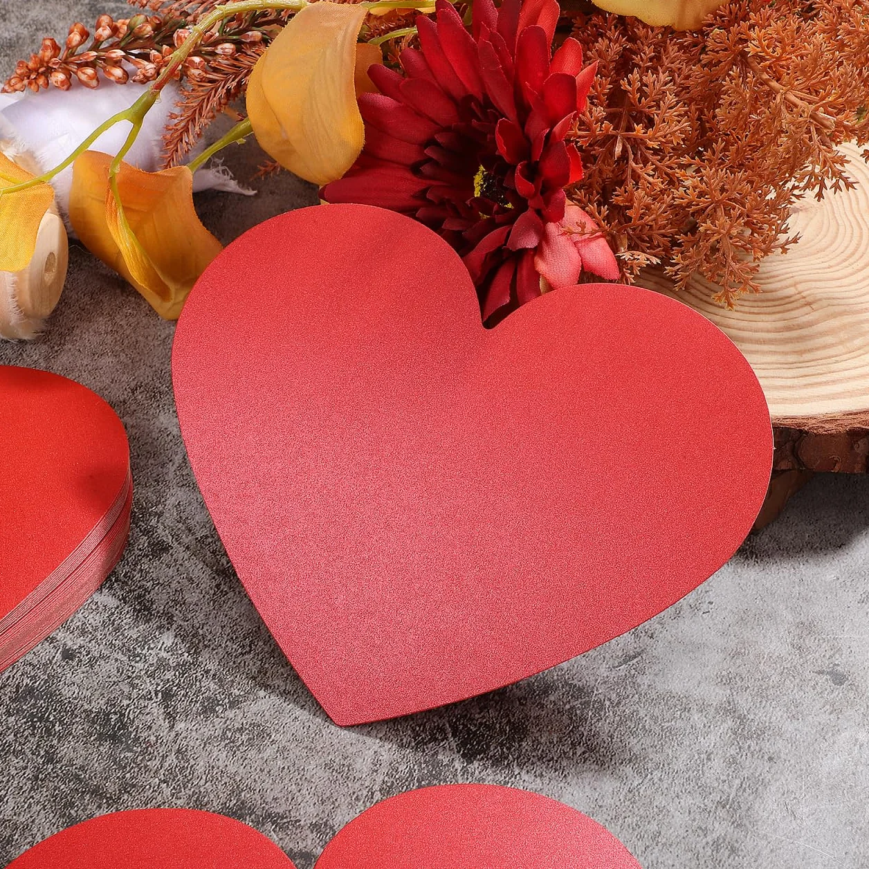 Tofficu Lot de 40 découpes en forme de cœur – Cartes en forme de cœur Saint Valentin, papier rouge pour décorations