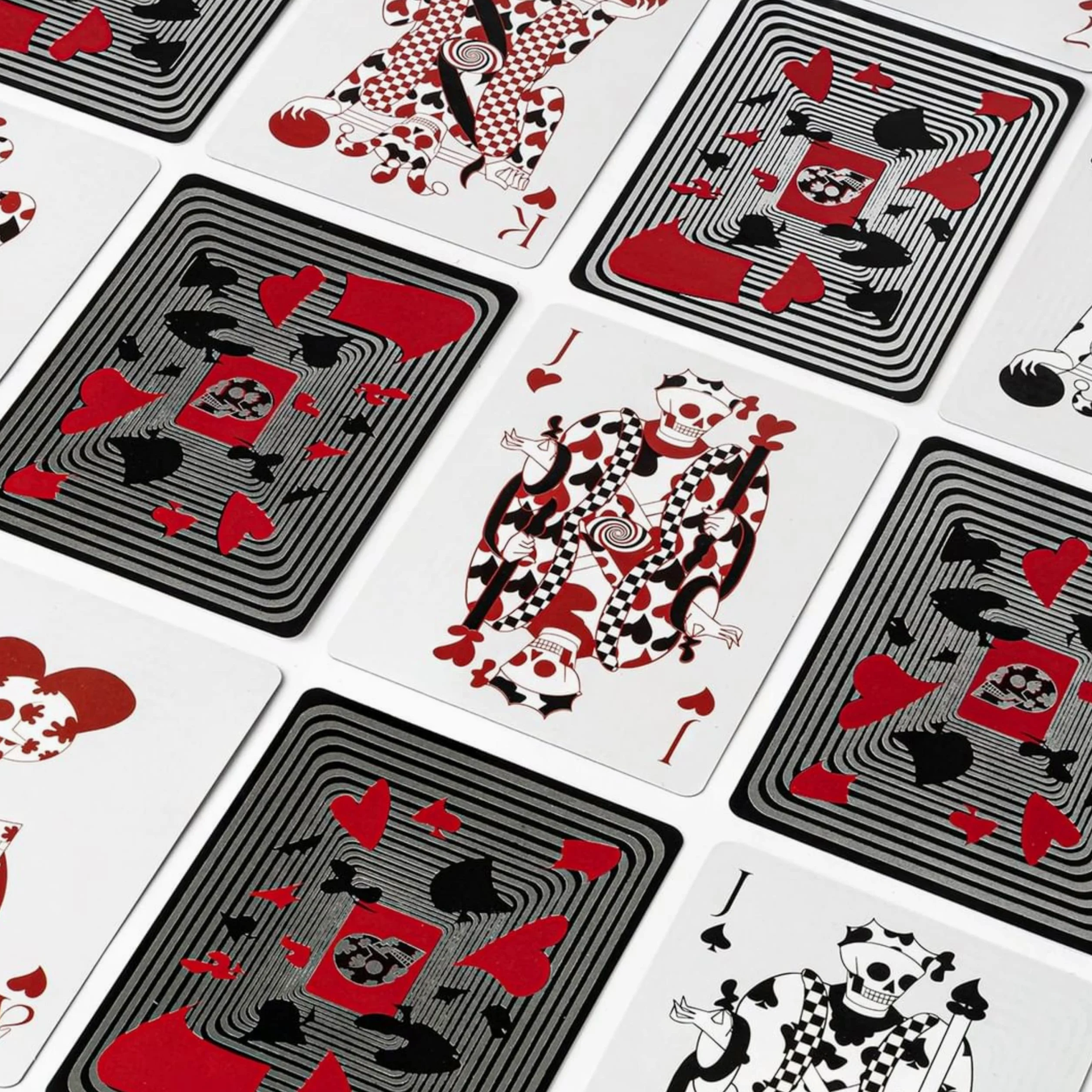 BOWTIE Ensemble de poker en bois avec cartes à jouer, 300 jetons de poker lestés professionnels avec étui en bois de noyer, cadeau unique pour Texas Hold'em, Blackjack, jeux de casino, Memento Mori