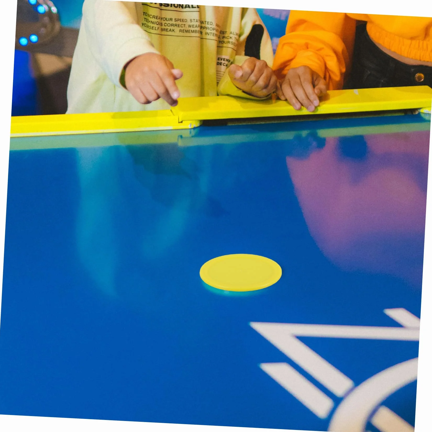 Toyvian 10 Pièces Rondelles Hockey Glace Plastique Jaune Accessoires Remplacement Table Maniabilité