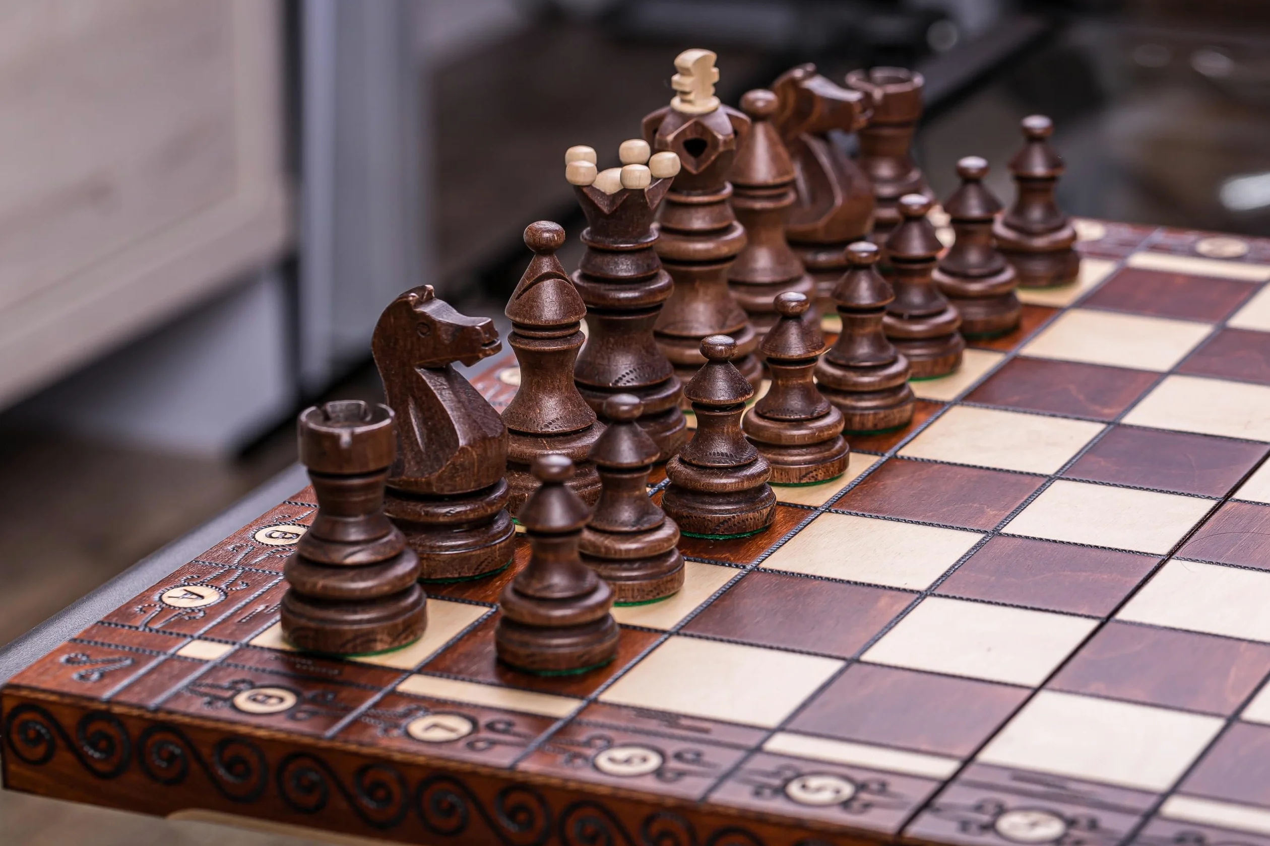 Échecs en Bois Imperator - 52 x 52 cm - Emballage Cadeau - Échiquier & Pièces d’échecs Sculptées