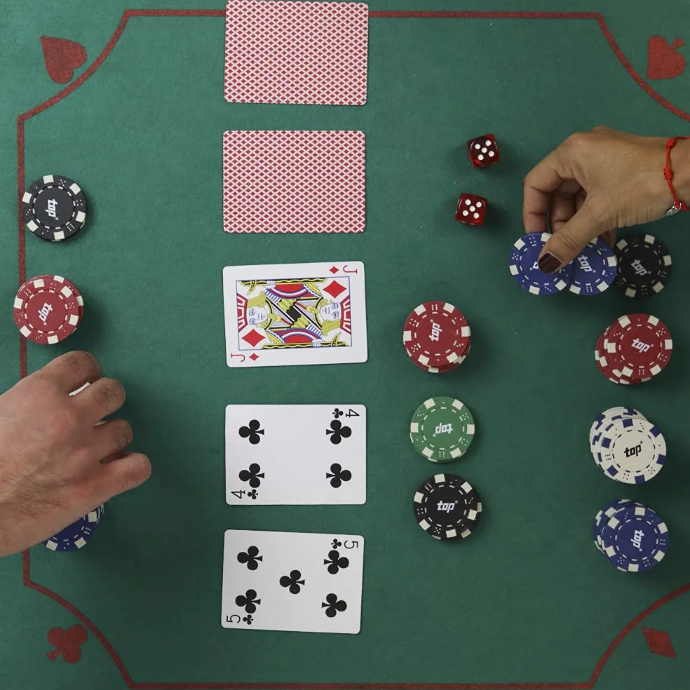Mallette de poker avec 200 jetons de poker de 5 valeurs différentes, 5 dés, distributeur de jetons et 2 jeux de poker · Set de poker professionnel avec mallette de poker en aluminium solide