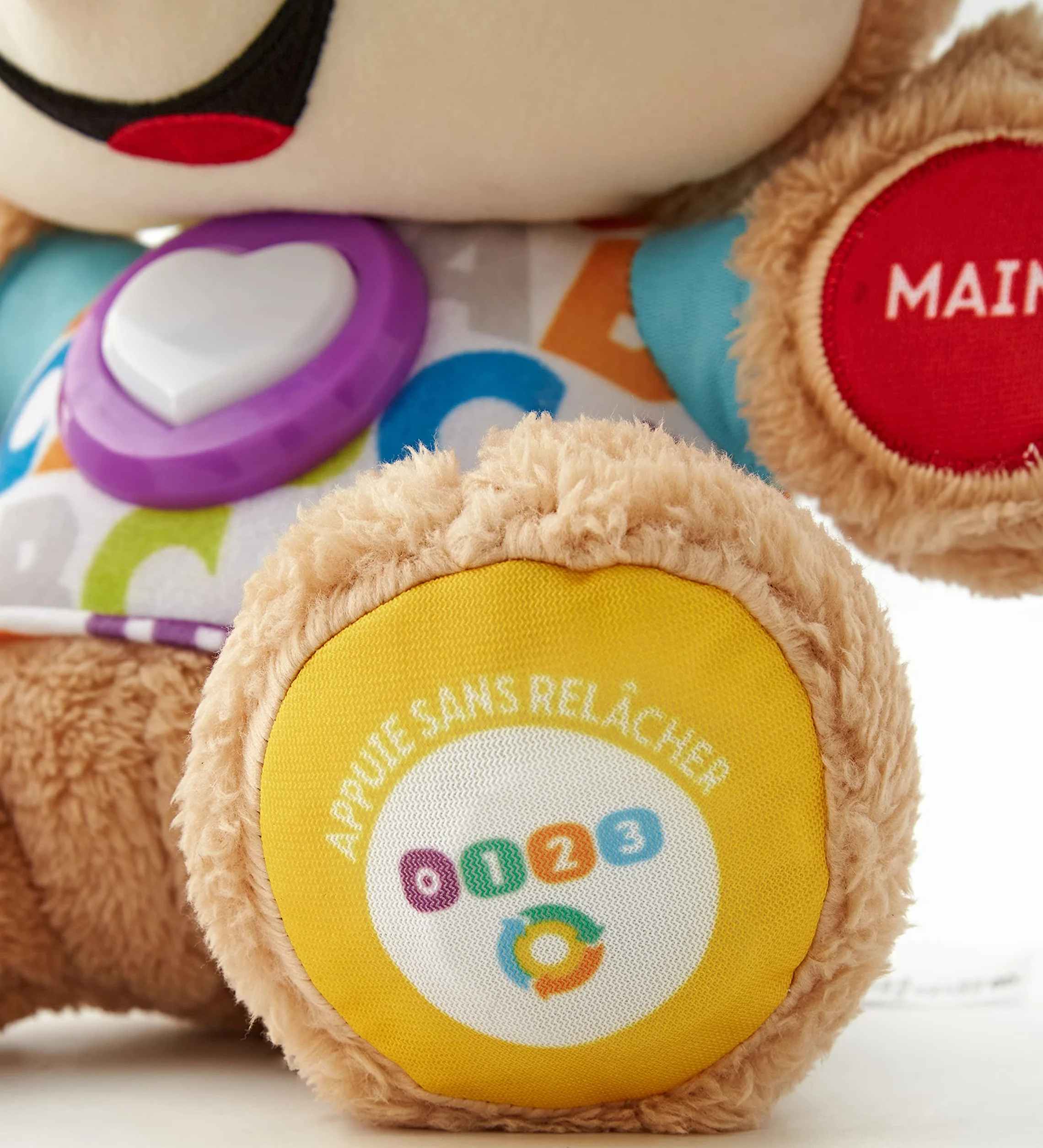 Fisher-Price Peluche Eveil Progressif Musicale Interactive 75 Chansons 3 Niveaux Jouet Bébé 6 Mois FPM44