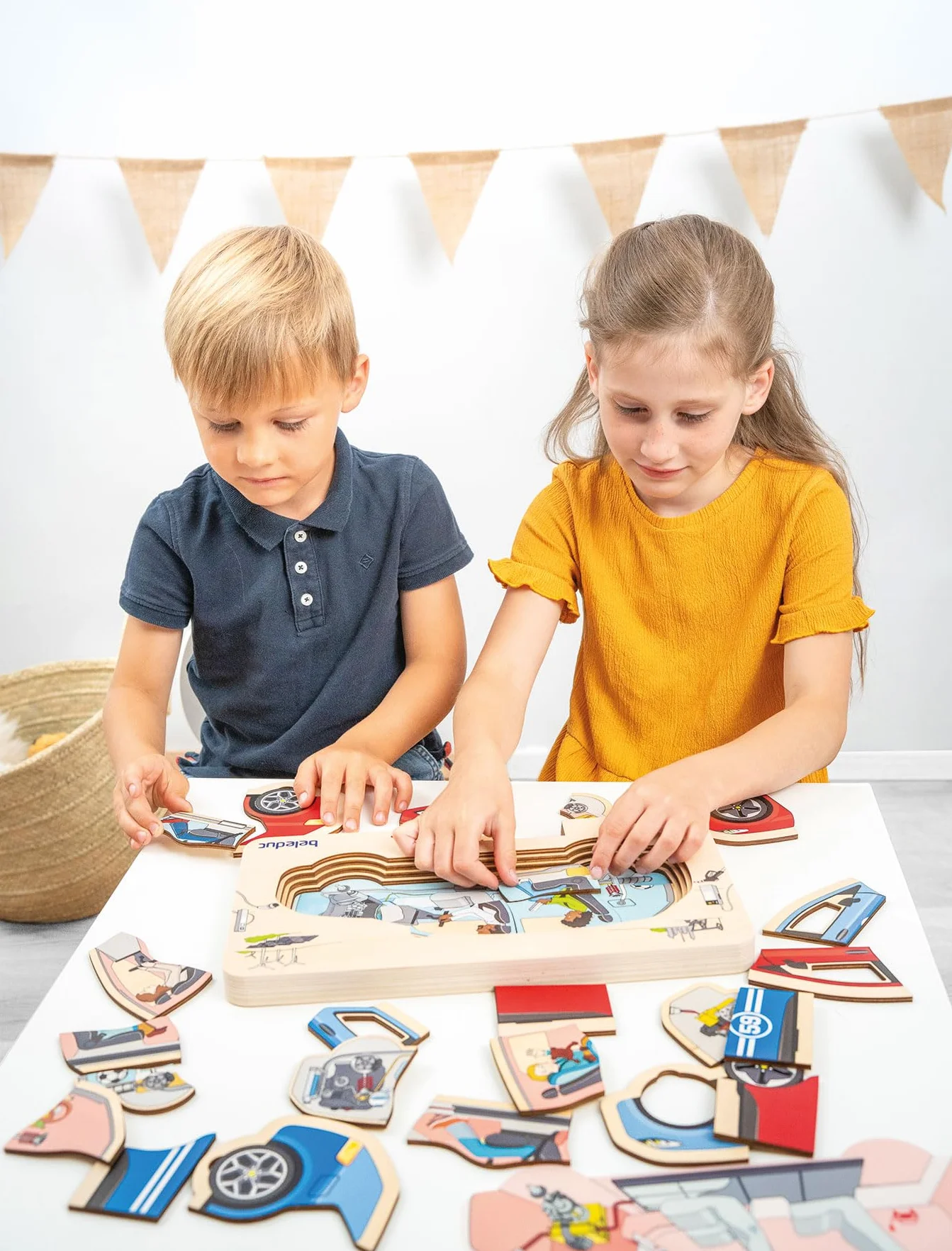 Beleduc Puzzle de couches de voiture, puzzle éducatif en bois 5 couches - Jouet motricité dès 4 ans - Montessori - Construction véhicule