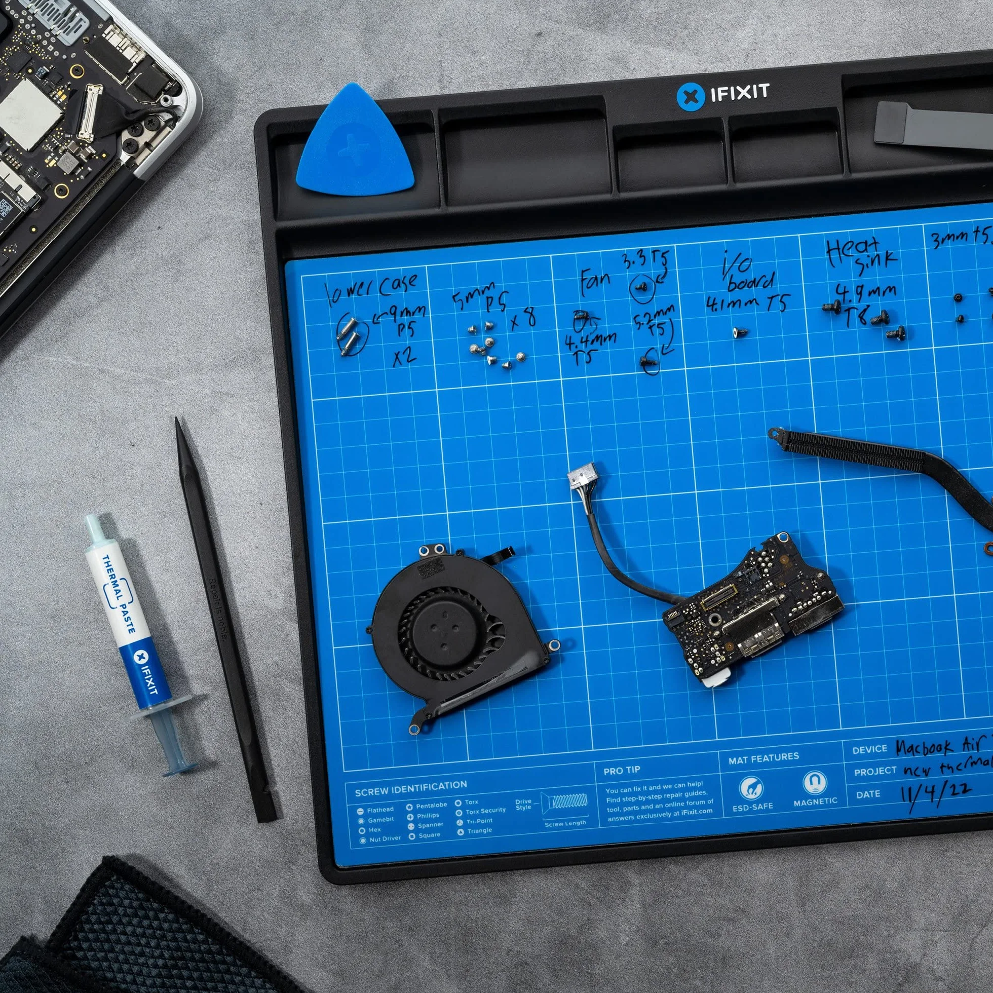 iFixit FixMat tapis de travail magnétique antistatique inscriptible avec stylo pour réparations électroniques