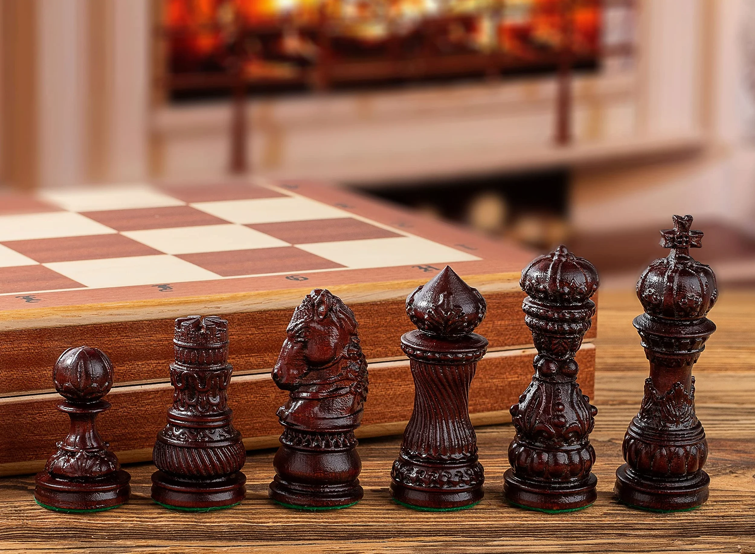 Master of Chess The Crown Jeu d'échecs de Luxe SCULPTÉ À LA Main Chef-d'œuvre | Pièces d'échecs exceptionnelles et échiquier Professionnel incrusté
