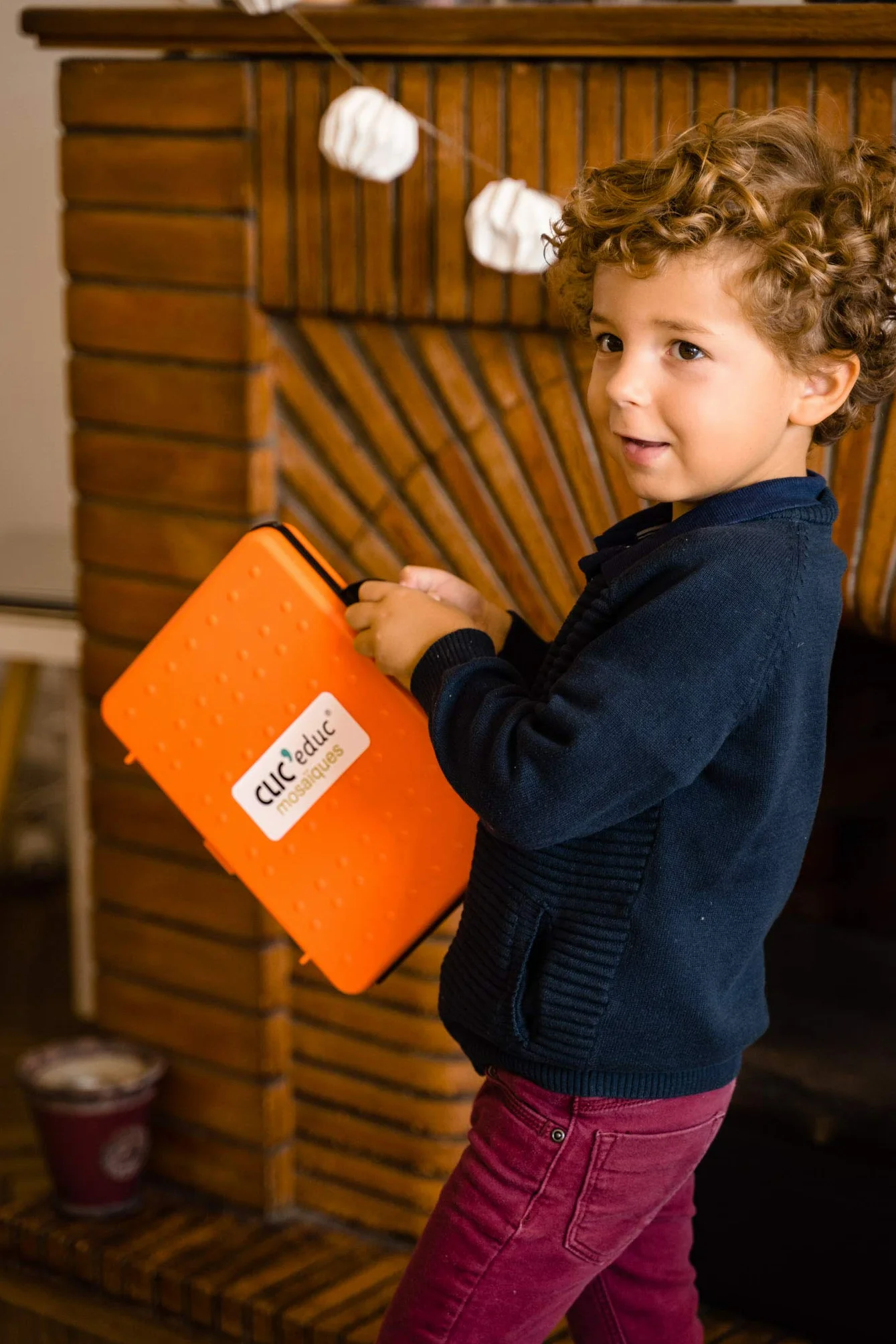 Nathan Clic Educ Mosaïques Jeu de société d'apprentissage Reconnaissance des Couleurs - 675 pions - Développe Motricité Fine Créativité Enfant 4 Ans