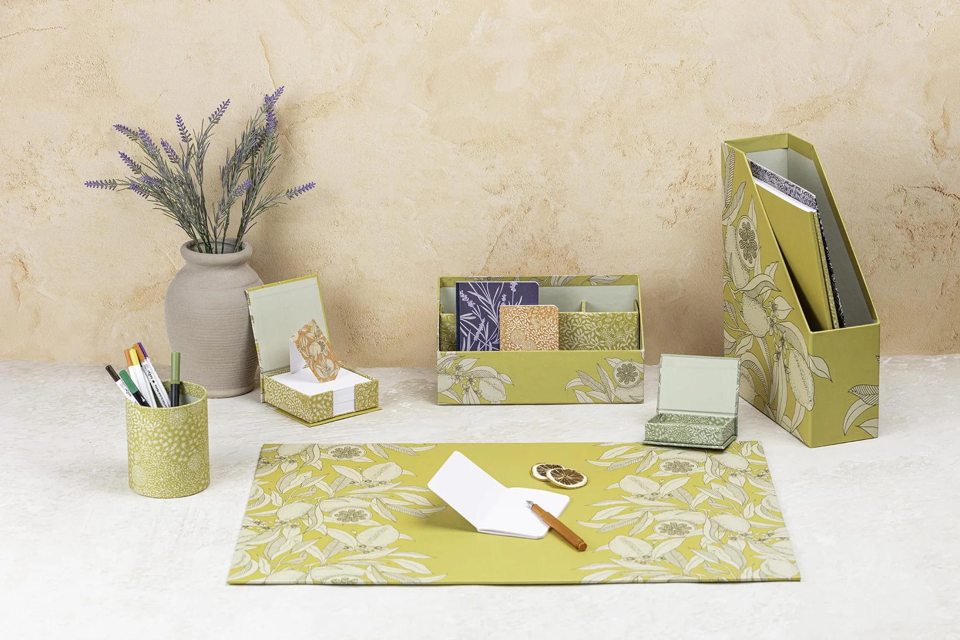 Clairefontaine Porte-Revue Fleurs de Citronnier Carton 25x10x32,5cm Jardin des Sens