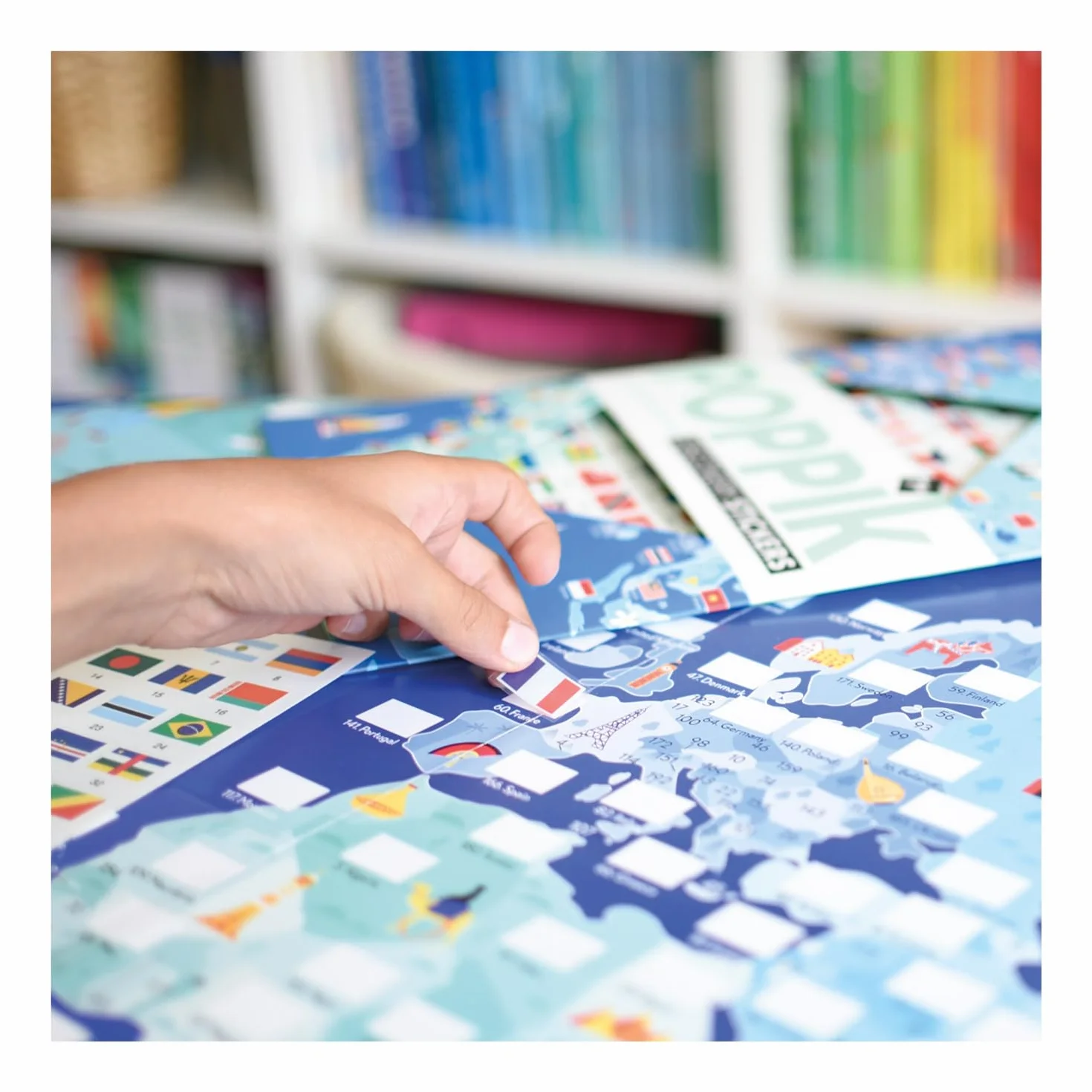 Poster Autocollant Drapeaux du Monde Carte du Monde éducatif interactif 68 x 100 cm pour Enfants 7 Ans