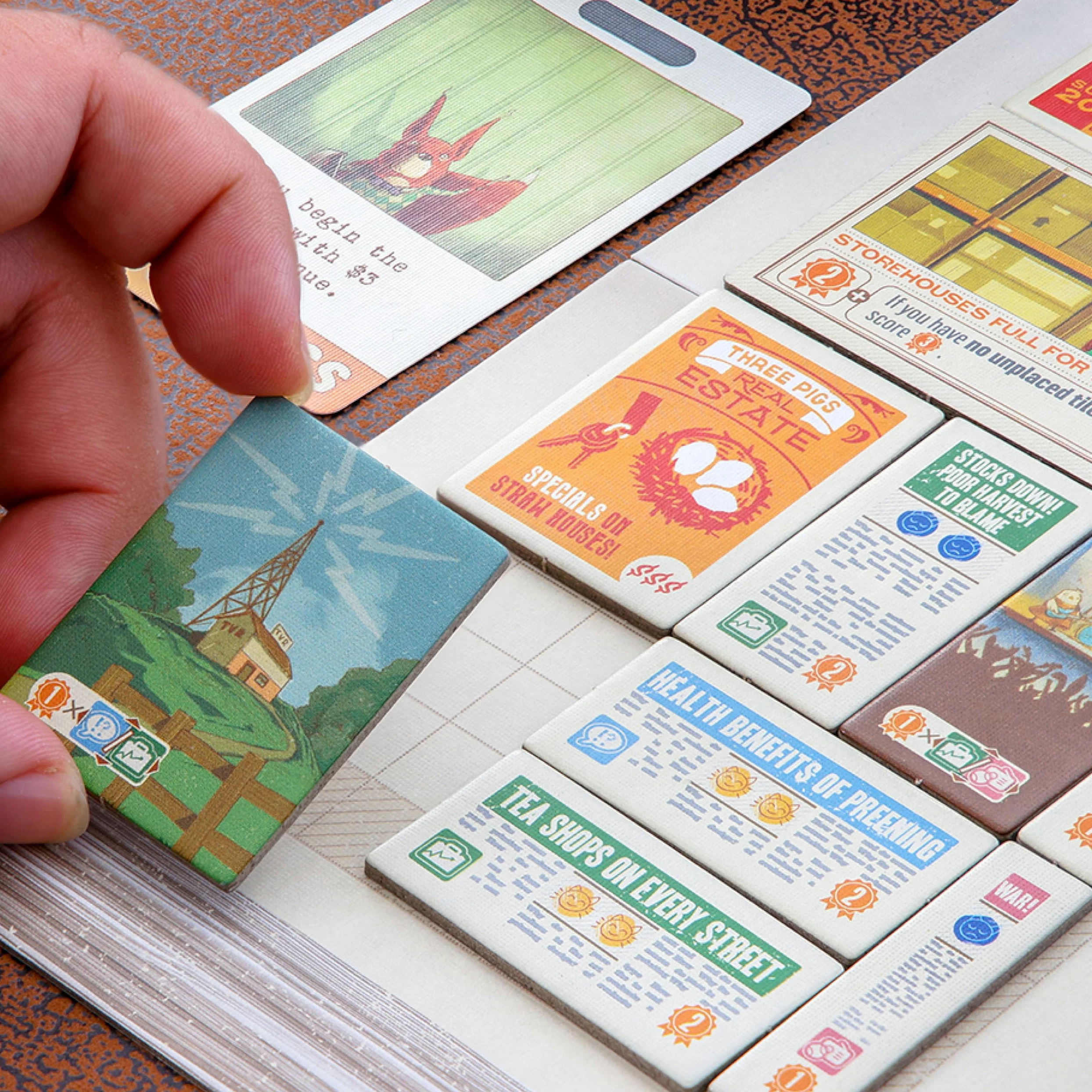 Alderac Entertainment | Fit to Print | Jeu De Societe, Tile Laying De Une, Mode Solo, Action en Temps Reel, Art Woodland | 1 to 6 Joueurs | 15 to 30 Min